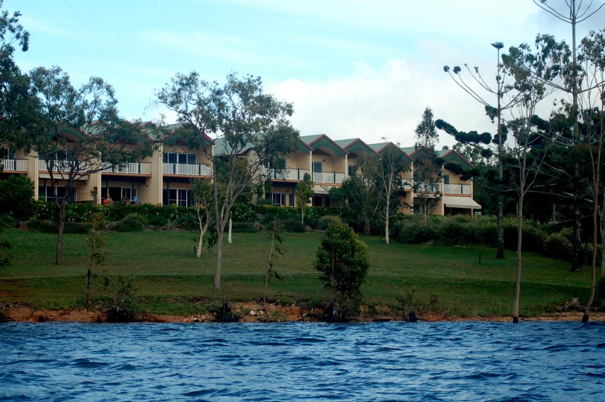 Tinaroo Lake Resort Εξωτερικό φωτογραφία