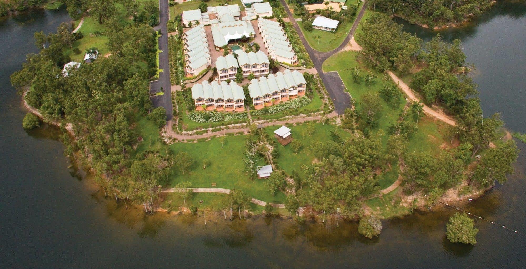 Tinaroo Lake Resort Εξωτερικό φωτογραφία